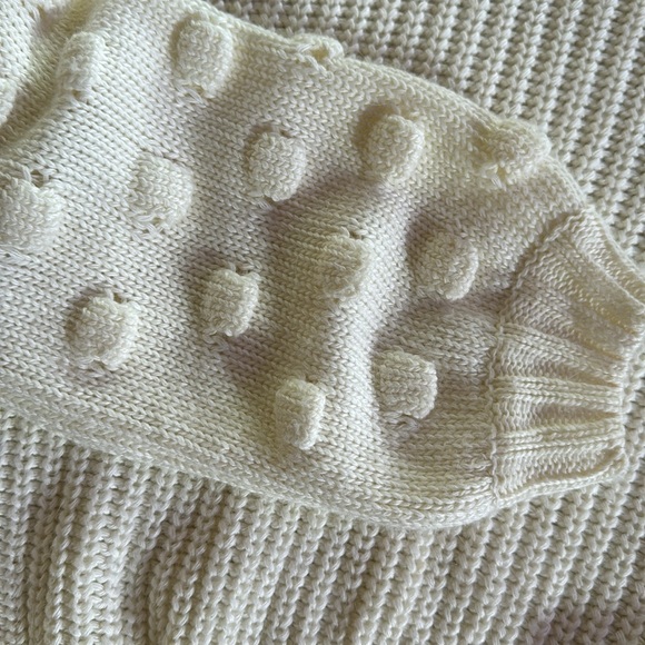En Créme Dot Sleeve Sweater Size L (stain on sleeve) - Picture 3 of 7
